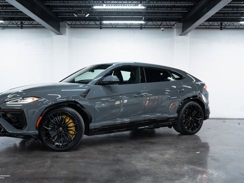 New 2025 Lamborghini Urus SE image 6