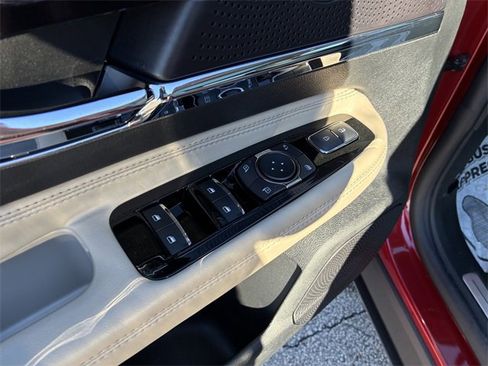 Certified 2025 Lincoln Corsair Premiere w/ Equipment Group 101A image 24