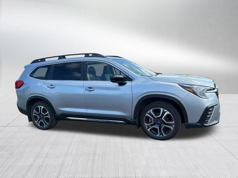 Used 2024 Subaru Ascent Limited AWD/4WD image 9