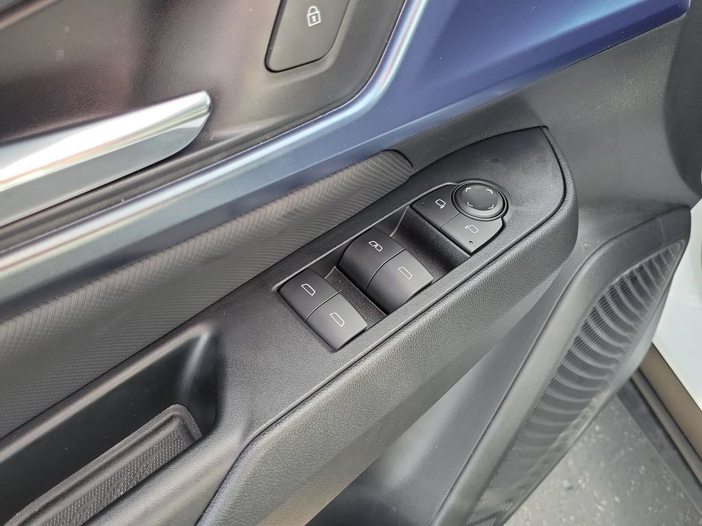 Used 2026 Chevrolet Equinox EV LT FWD image 22