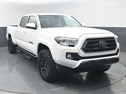 Used 2023 Toyota Tacoma SR5 w/ Technology Package image 8