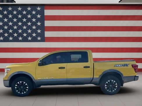 Used 2018 Nissan Titan PRO-4X AWD/4WD image 4