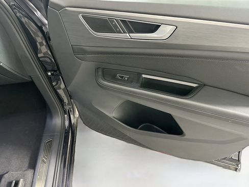 Used 2024 Volkswagen Atlas Cross Sport SE image 31