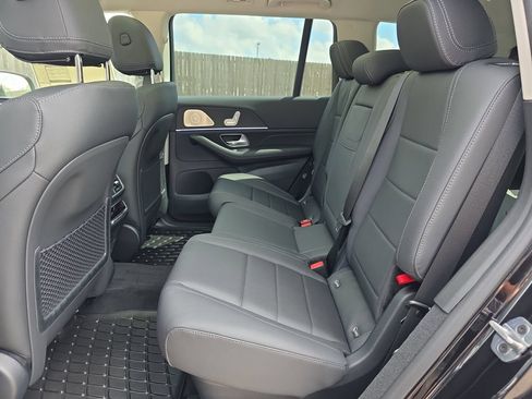 Used 2026 Mercedes-Benz GLS 450 4MATIC image 12