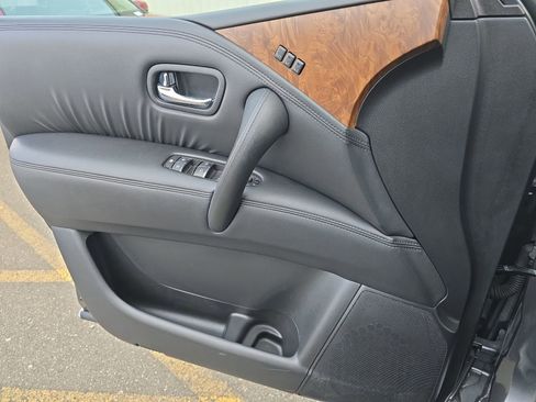 Used 2024 Nissan Armada SL w/ Captain's Chairs Package image 36