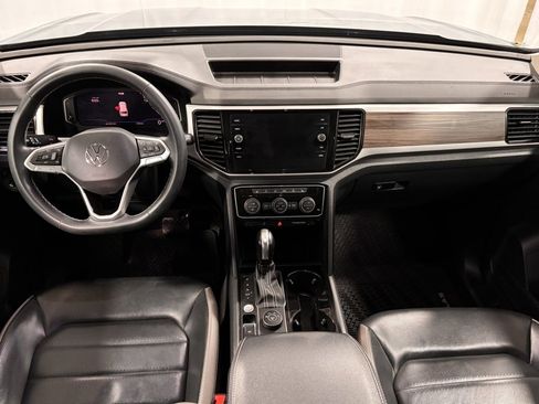 Used 2021 Volkswagen Atlas SEL Premium image 2