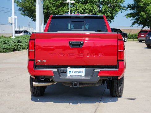 Certified 2025 Toyota Tacoma SR5 w/ SR5 Upgrade Package AWD/4WD image 6