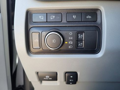 Used 2024 Ford F350 Limited image 24