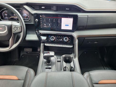 Used 2024 GMC Sierra 1500 AT4 w/ Technology Package AWD/4WD image 16