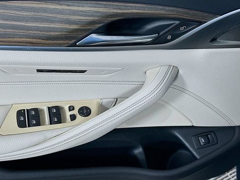 Used 2019 BMW 530i w/ Premium Package RWD image 18