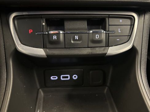 Used 2022 GMC Terrain SLE w/ Driver Convenience Package image 13