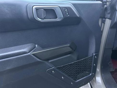 Used 2025 Ford Bronco Badlands image 20