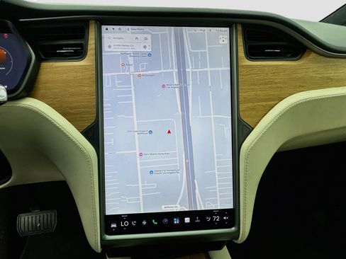 Used 2020 Tesla Model X Long Range AWD/4WD image 9