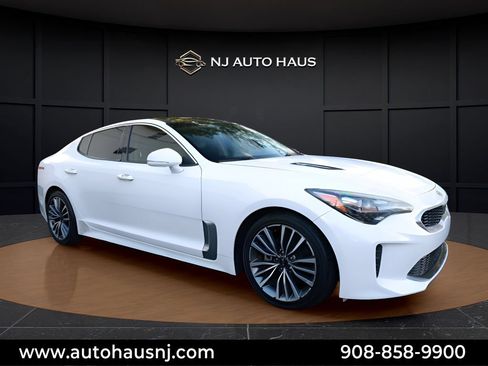 Used 2019 Kia Stinger Premium RWD image 1