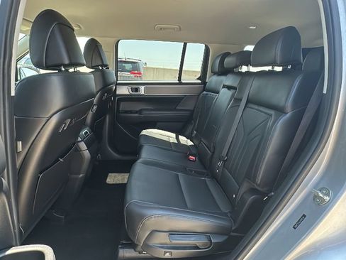 Used 2025 Hyundai Santa Fe SEL AWD/4WD image 31