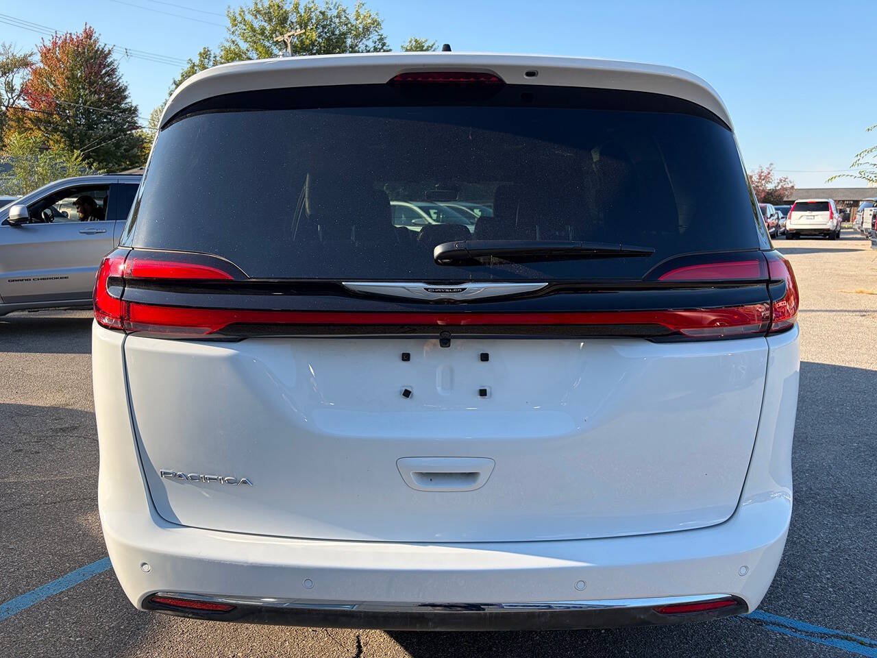 Used 2026 Chrysler Pacifica Select FWD image 6
