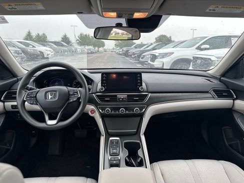 Used 2021 Honda Accord EX image 19
