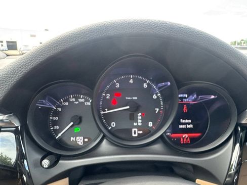 Used 2023 Porsche Macan AWD/4WD image 16