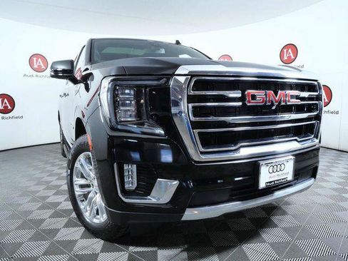 Used 2021 GMC Yukon XL SLT w/ SLT Luxury Plus Package AWD/4WD image 2
