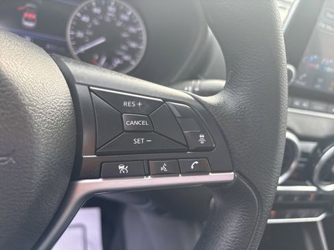 Used 2025 Nissan Sentra SV image 27