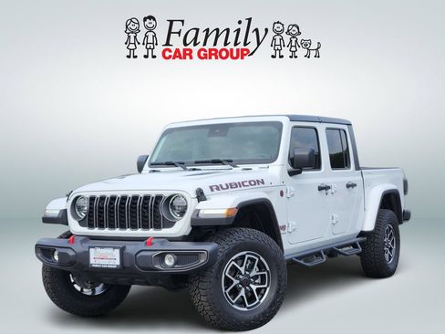 Used 2025 Jeep Gladiator Rubicon w/ Convenience Group AWD/4WD image 1