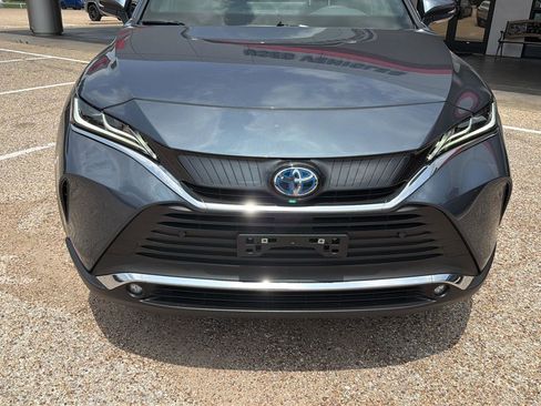 Used 2024 Toyota Venza XLE AWD/4WD image 9