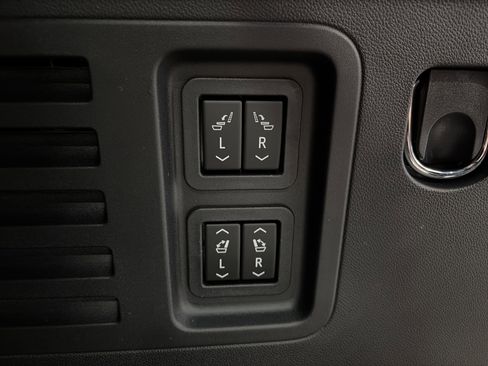 New 2026 Chevrolet Traverse RS w/ LPO, Floor Liner Package image 7