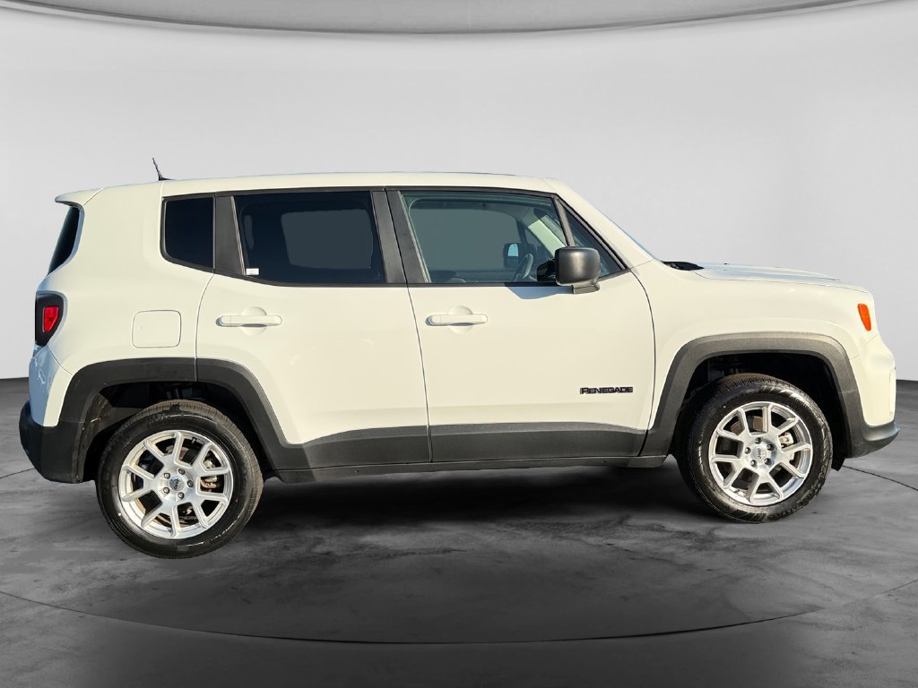 Used 2023 Jeep Renegade Latitude AWD/4WD image 11