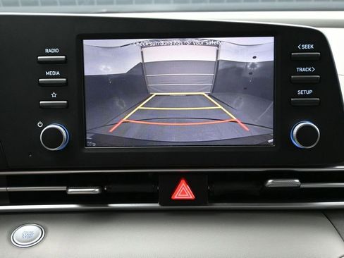 Used 2023 Hyundai Elantra Blue FWD image 22