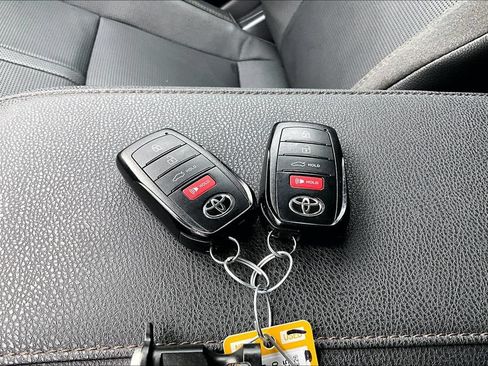 Certified 2025 Toyota Camry XLE FWD image 35