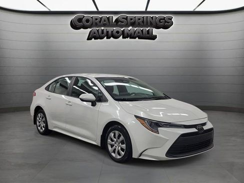 Used 2025 Toyota Corolla LE FWD image 1