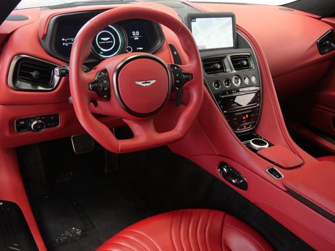 Used 2023 Aston Martin DB11 Coupe RWD image 13