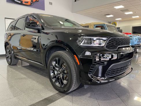Used 2025 Dodge Durango GT w/ Blacktop Package image 6