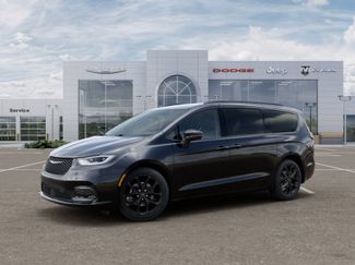 New 2026 Chrysler Pacifica Select w/ S Appearance Package FWD video 2