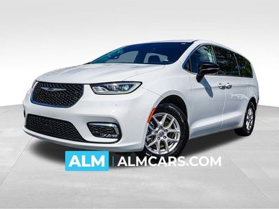 Used 2024 Chrysler Pacifica Touring-L