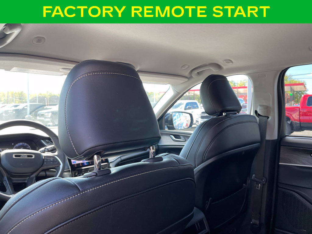 Used 2023 Jeep Grand Cherokee Limited w/ Luxury Tech Group II AWD/4WD image 13