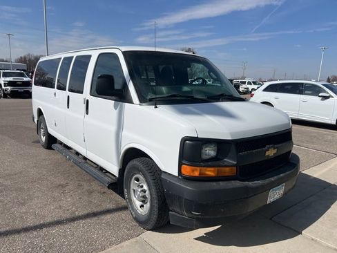 Used 2017 Chevrolet Express 3500 LS w/ Cold Climate Package image 4