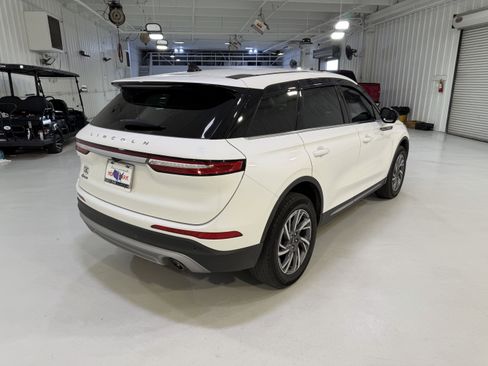 Used 2023 Lincoln Corsair FWD image 5