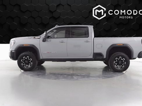 Used 2025 GMC Sierra 2500 AT4X image 6