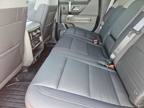New 2025 GMC Hummer EV 2X image 20