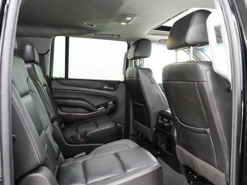 Used 2019 GMC Yukon XL SLT AWD/4WD image 14