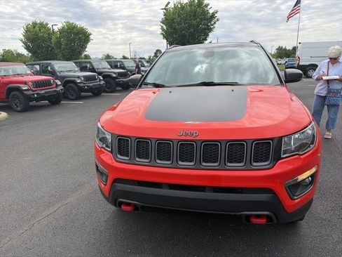 Used 2019 Jeep Compass Trailhawk w/ Cold Weather Group AWD/4WD image 5