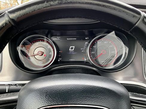 Used 2019 Dodge Charger SXT image 19