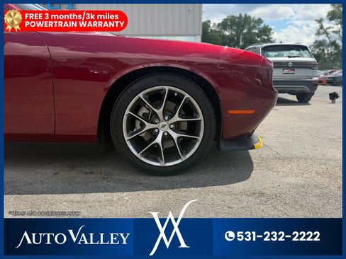 Used 2022 Dodge Challenger GT RWD image 9