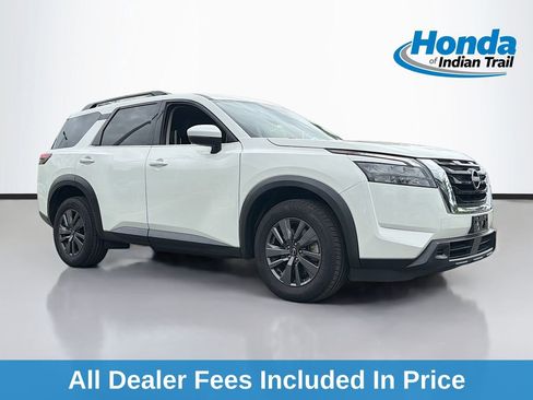 Used 2023 Nissan Pathfinder SV AWD/4WD image 1