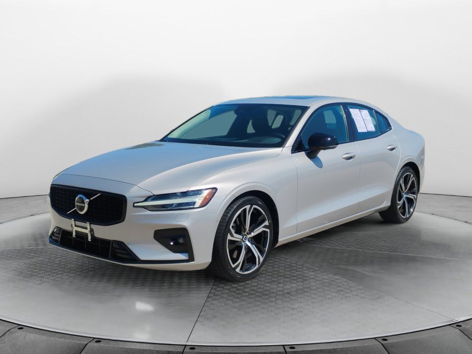 Used 2024 Volvo S60 B5 Plus FWD image 3