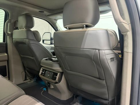 Used 2026 Ford F350 Platinum w/ Platinum Plus Package image 44