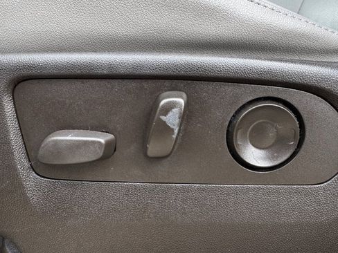 Used 2022 Chevrolet Tahoe LT w/ LT Signature Package image 27