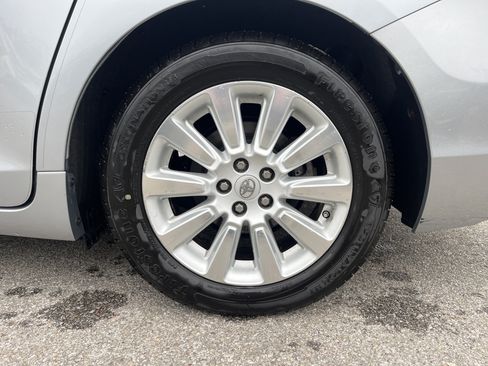 Used 2014 Toyota Sienna Limited w/ Limited Premium Package FWD image 8