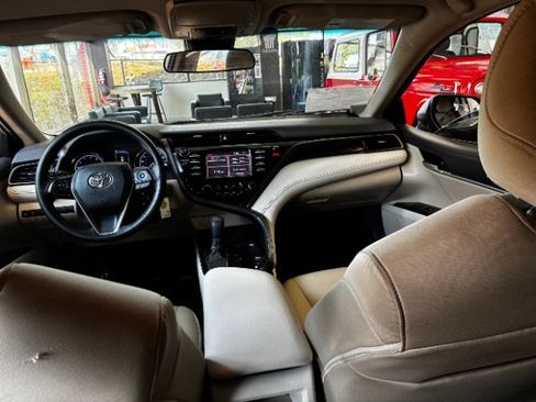 Used 2019 Toyota Camry LE image 27